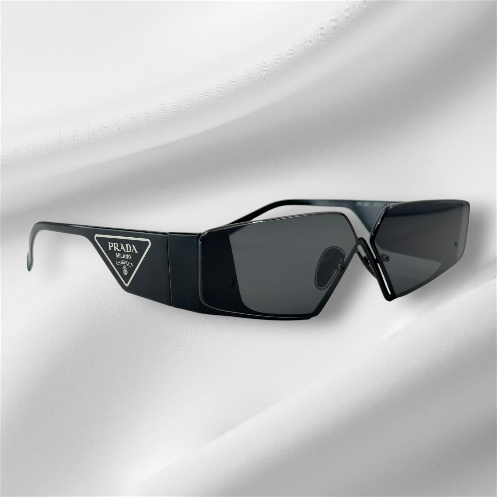 Prada Milano Оригинални дамски слънчеви очила