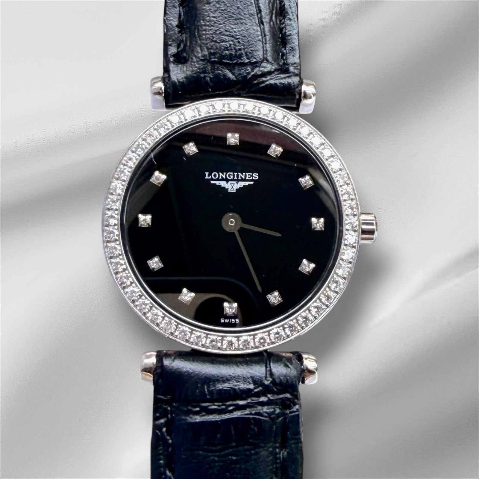 Longines La Grande Classique Diamond Bezel & DialДамски часовник с диаманти