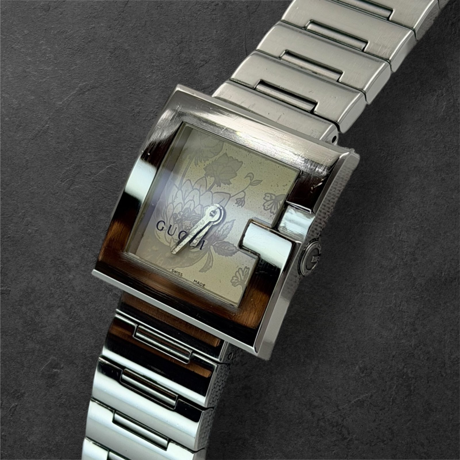 Gucci G-Frame Floral Dial Дамски швейцарски часовник